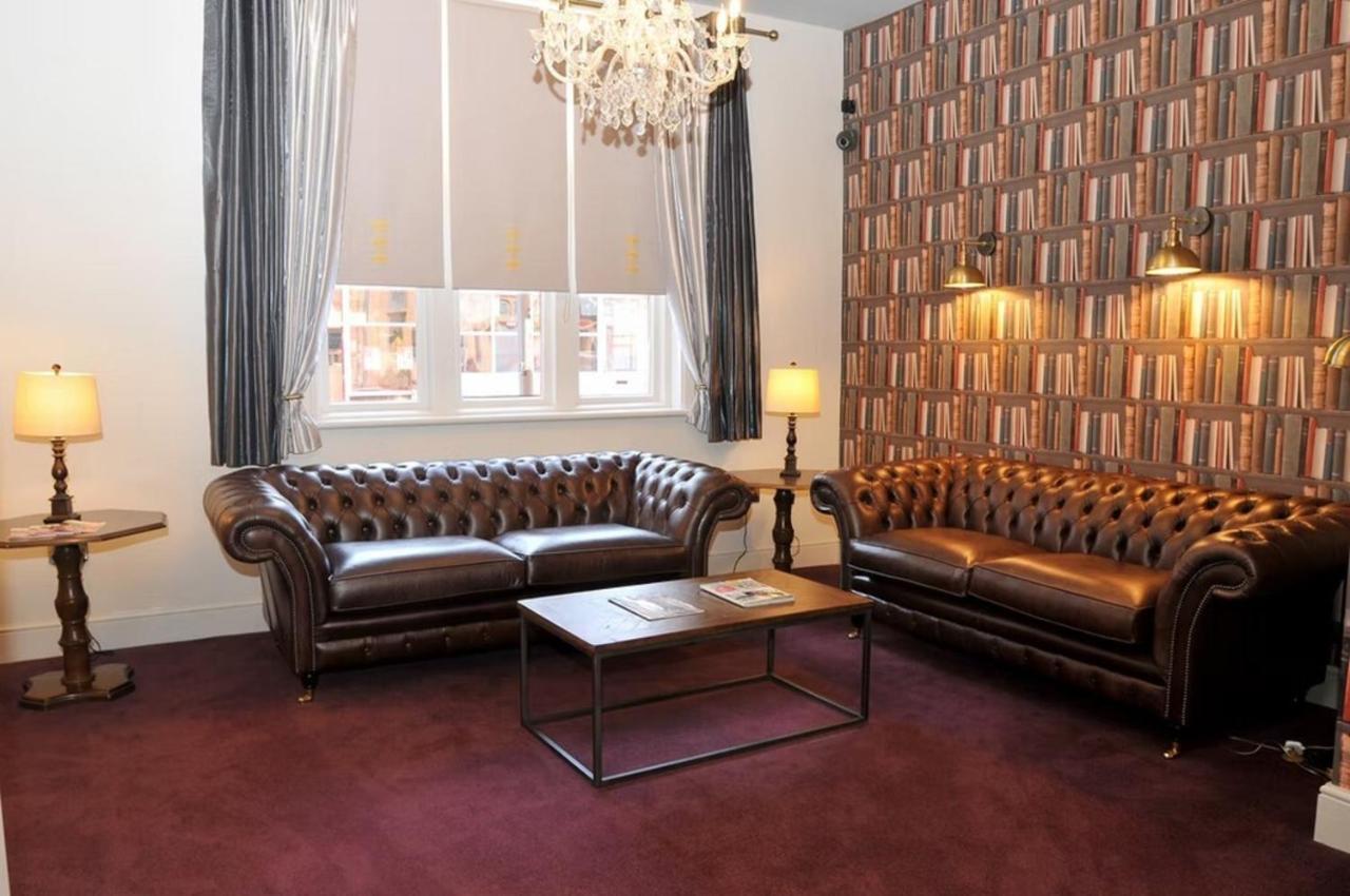 The Royal Hotel Crewe, A Brilliant Collection, Powered By Oyo Экстерьер фото