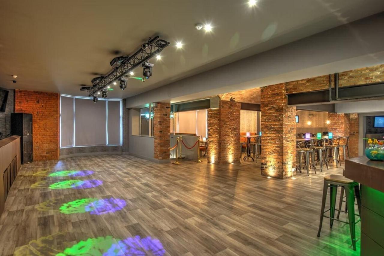 The Royal Hotel Crewe, A Brilliant Collection, Powered By Oyo Экстерьер фото