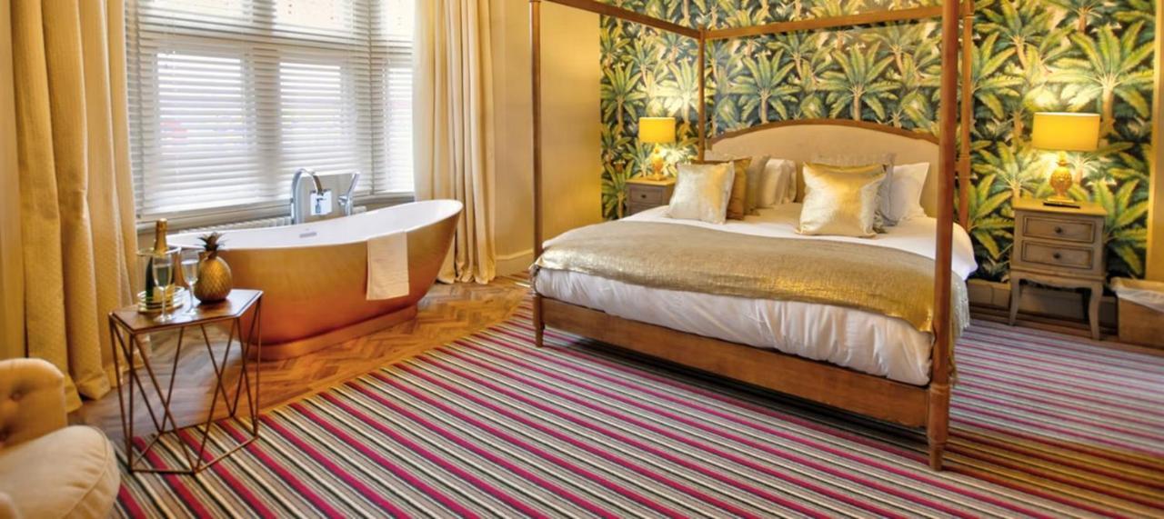 The Royal Hotel Crewe, A Brilliant Collection, Powered By Oyo Экстерьер фото