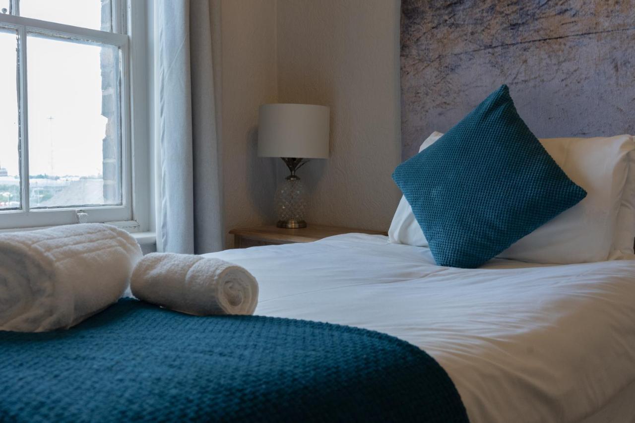 The Royal Hotel Crewe, A Brilliant Collection, Powered By Oyo Экстерьер фото