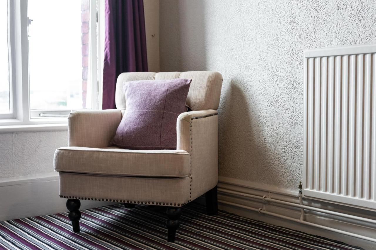 The Royal Hotel Crewe, A Brilliant Collection, Powered By Oyo Экстерьер фото